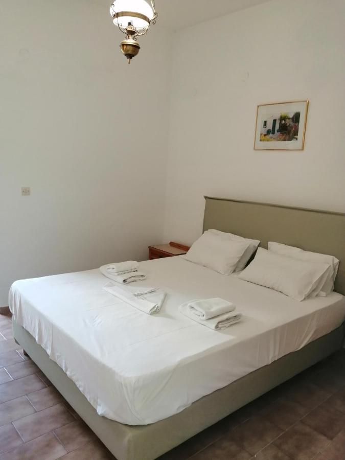 Pericles Studios Agia Marina  Pokoj fotografie