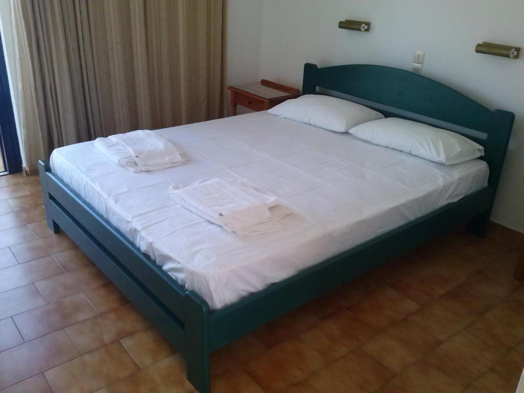 Pericles Studios Agia Marina  Pokoj fotografie